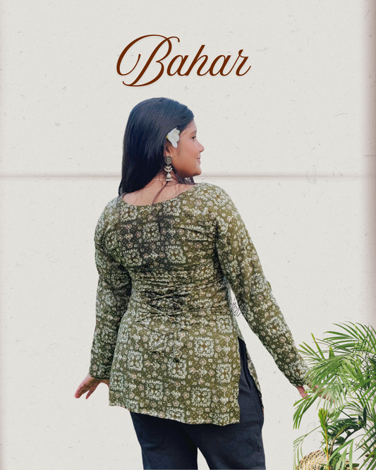 Bahar – Full Sleeves Square Neck Short Kurti